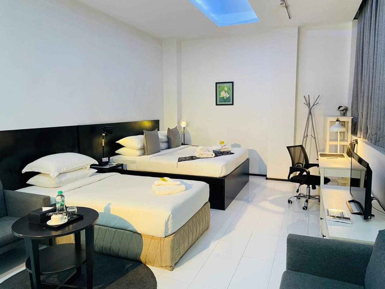 Yama Hotel & Rooftop Bar Yangon Ngoại thất bức ảnh