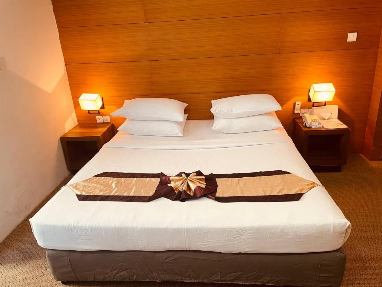 Yama Hotel & Rooftop Bar Yangon Ngoại thất bức ảnh